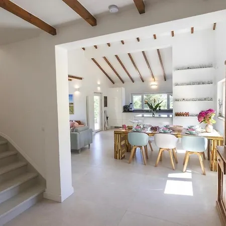 Private With Pool&jacuzzi, Bbq&pizzaoven *