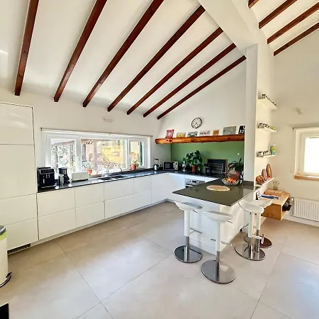 Private With Pool&jacuzzi, Bbq&pizzaoven *